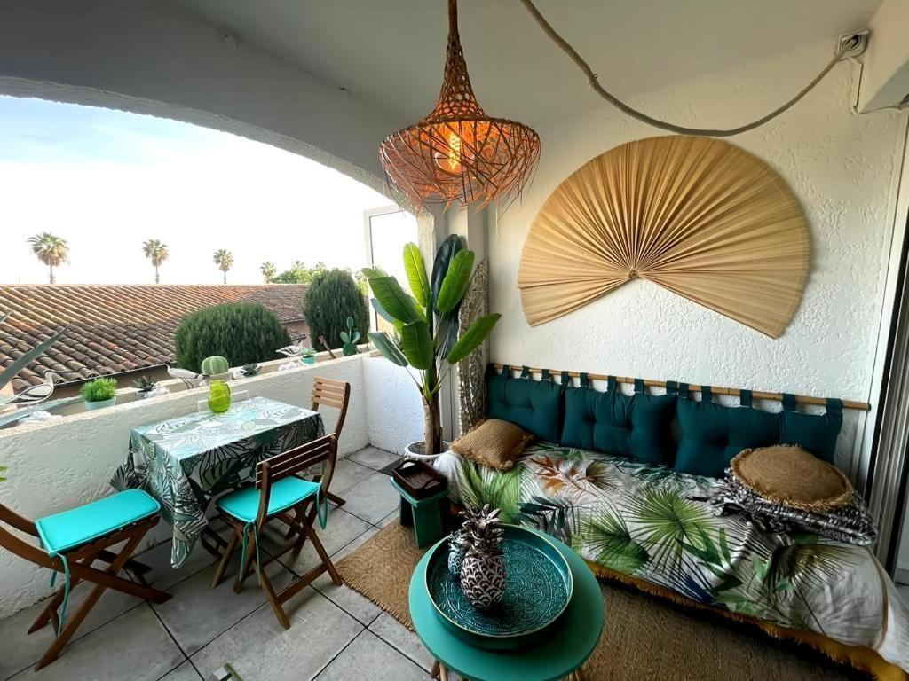 With Balcony In With Ac Appartement *