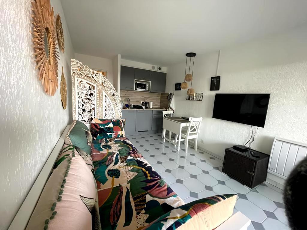 With Balcony In With Ac